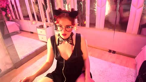 Snapshot of heliconiavannucci chatting on 9, 9, 2025 Heliconia online show from 9, 9, 2025