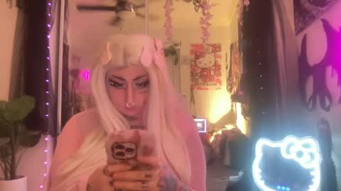 Snapshot of hell0kittyblood chatting on 23, 2, 2025 Bunnie Rotz online show from 23, 2, 2025