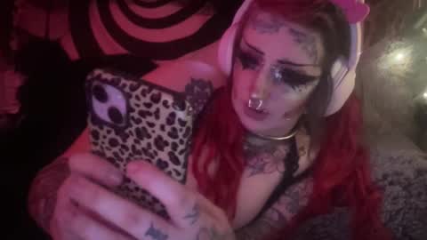 Snapshot of hell0kittyblood chatting on 30, 11, 2025 Bunnie Rotz online show from 30, 11, 2025