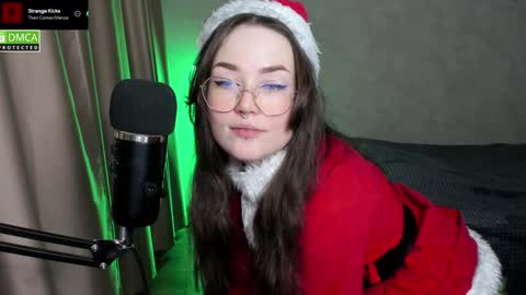 Snapshot of hell_hotline chatting on 24, 12, 2024 Red online show from 24, 12, 2024