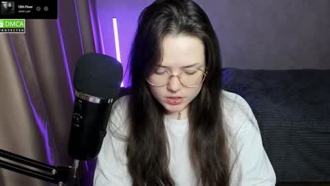 Snapshot of hell_hotline chatting on 8, 1, 2025 Red online show from 8, 1, 2025