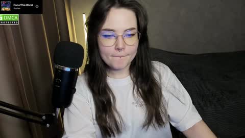 Snapshot of hell_hotline chatting on 11, 1, 2025 Red online show from 11, 1, 2025