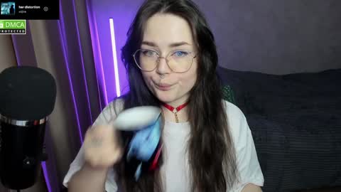 Snapshot of hell_hotline chatting on 17, 1, 2025 Red online show from 17, 1, 2025