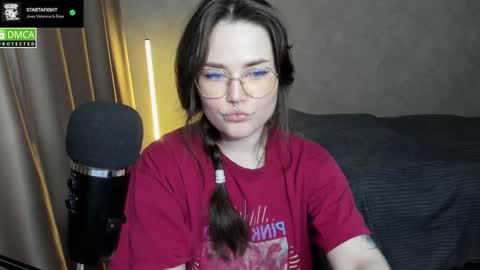 Snapshot of hell_hotline chatting on 19, 1, 2025 Red online show from 19, 1, 2025