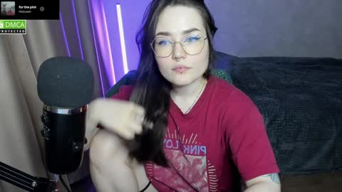 Snapshot of hell_hotline chatting on 22, 1, 2025 Red online show from 22, 1, 2025