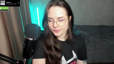 Snapshot of hell_hotline chatting on 24, 1, 2025 Red online show from 24, 1, 2025