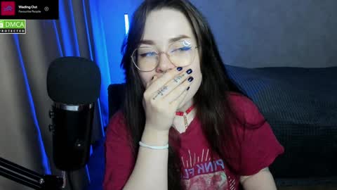 Snapshot of hell_hotline chatting on 30, 1, 2025 Red online show from 30, 1, 2025