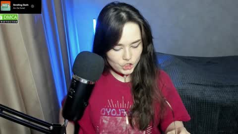 Snapshot of hell_hotline chatting on 31, 1, 2025 Red online show from 31, 1, 2025