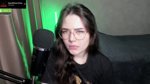 Snapshot of hell_hotline chatting on 3, 2, 2025 Red online show from 3, 2, 2025