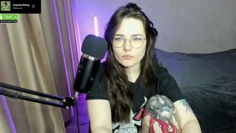 Snapshot of hell_hotline chatting on 10, 2, 2025 Red online show from 10, 2, 2025