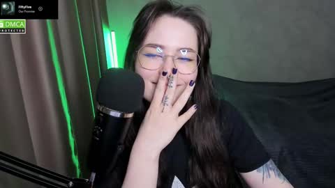 Snapshot of hell_hotline chatting on 19, 2, 2025 Red online show from 19, 2, 2025