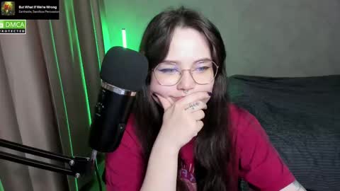 Snapshot of hell_hotline chatting on 3, 3, 2025 Red online show from 3, 3, 2025