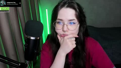 Snapshot of hell_hotline chatting on 9, 3, 2025 Red online show from 9, 3, 2025