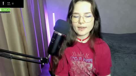 Snapshot of hell_hotline chatting on 12, 3, 2025 Red online show from 12, 3, 2025