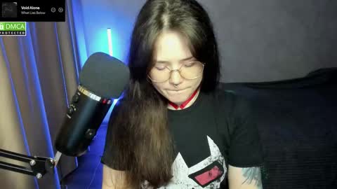 Snapshot of hell_hotline chatting on 13, 9, 2025 Red online show from 13, 9, 2025