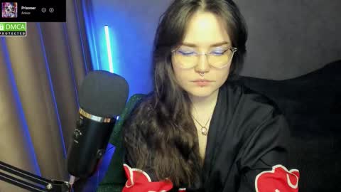 Snapshot of hell_hotline chatting on 21, 9, 2025 Red online show from 21, 9, 2025