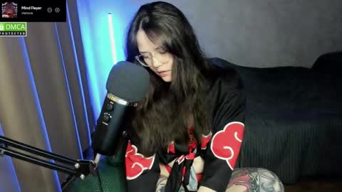 Snapshot of hell_hotline chatting on 26, 9, 2025 Red online show from 26, 9, 2025