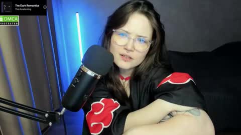 Snapshot of hell_hotline chatting on 28, 9, 2025 Red online show from 28, 9, 2025