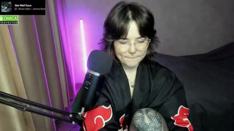 Snapshot of hell_hotline chatting on 16, 10, 2025 Red online show from 16, 10, 2025