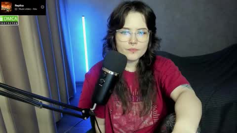 Snapshot of hell_hotline chatting on 17, 10, 2025 Red online show from 17, 10, 2025