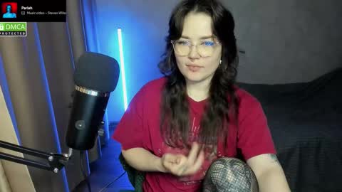 Snapshot of hell_hotline chatting on 18, 10, 2025 Red online show from 18, 10, 2025