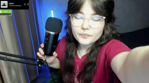 Snapshot of hell_hotline chatting on 23, 10, 2025 Red online show from 23, 10, 2025