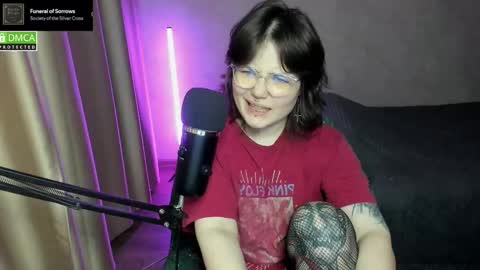 Snapshot of hell_hotline chatting on 25, 10, 2025 Red online show from 25, 10, 2025