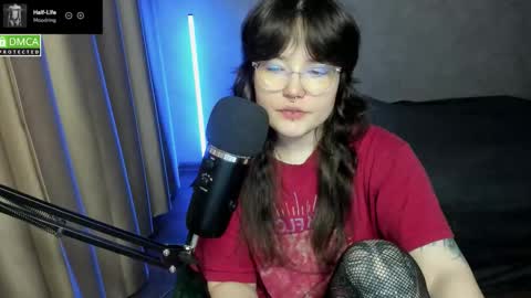 Snapshot of hell_hotline chatting on 29, 10, 2025 Red online show from 29, 10, 2025