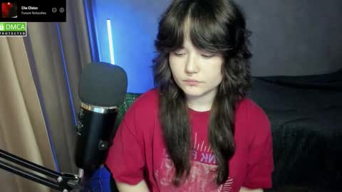 Snapshot of hell_hotline chatting on 8, 11, 2025 Red online show from 8, 11, 2025