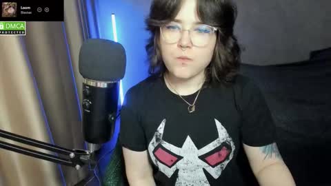 Snapshot of hell_hotline chatting on 29, 11, 2025 Red online show from 29, 11, 2025