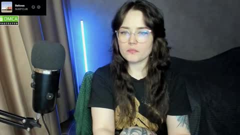 Snapshot of hell_hotline chatting on 22, 12, 2025 Red online show from 22, 12, 2025