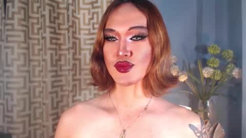 hellatarahathor online show from 14, 4, 2026