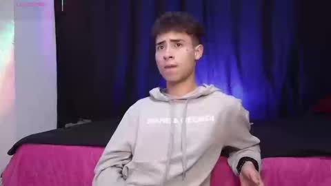 Snapshot of hellcat_xx chatting on 15, 9, 2025   CROW  online show from 15, 9, 2025