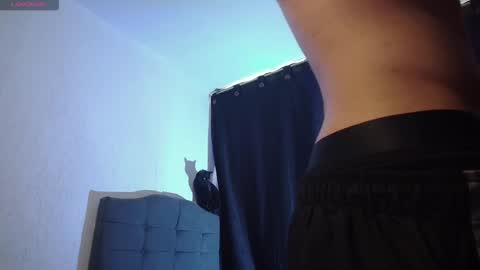 Snapshot of hellcat_xx chatting on 28, 9, 2025   CROW  online show from 28, 9, 2025