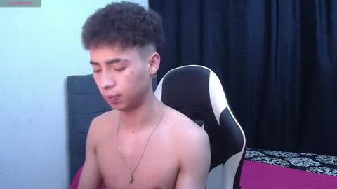 Snapshot of hellcat_xx chatting on 27, 10, 2025   CROW  online show from 27, 10, 2025