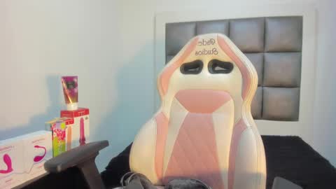 Snapshot of hellen__smith_ chatting on 19, 9, 2025 hellen__smith_ online show from 19, 9, 2025