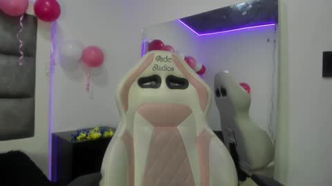 Snapshot of hellen__smith_ chatting on 1, 11, 2025 hellen__smith_ online show from 1, 11, 2025