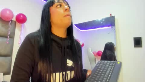 Snapshot of hellen__smith_ chatting on 3, 11, 2025 hellen__smith_ online show from 3, 11, 2025