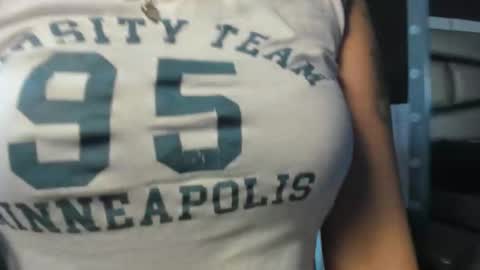 Snapshot of hellen__smith_ chatting on 11, 11, 2025 hellen__smith_ online show from 11, 11, 2025