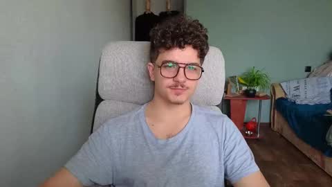 Snapshot of hellish_sugar chatting on 14, 11, 2025 Remy online show from 14, 11, 2025