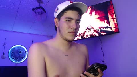 Snapshot of hellmike_ chatting on 31, 12, 2024 Call me Mike-----INSTAGRAM hellofmike INDEPENDENT MODEL online show from 31, 12, 2024