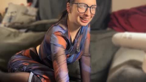 Snapshot of hello_katieee chatting on 8, 3, 2026 Katie 3 online show from 8, 3, 2026