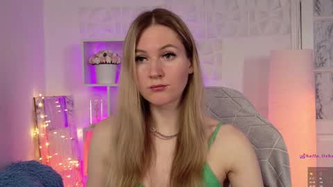 Snapshot of hello_lisha chatting on 5, 3, 2025 Alisia Monday to Friday from 10 am to 4 pm GMT 2 online show from 5, 3, 2025