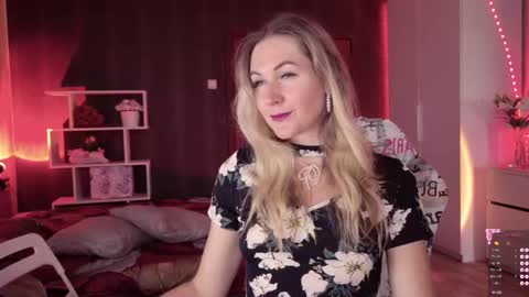 Snapshot of hello_lisha chatting on 25, 9, 2025 Alisia Monday to Friday from 10 am to 4 pm GMT 2 online show from 25, 9, 2025