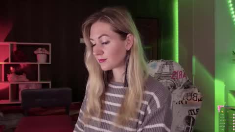 Snapshot of hello_lisha chatting on 10, 10, 2025 Alisia Monday to Friday from 10 am to 4 pm GMT 2 online show from 10, 10, 2025