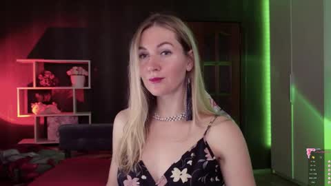 Snapshot of hello_lisha chatting on 13, 10, 2025 Alisia Monday to Friday from 10 am to 4 pm GMT 2 online show from 13, 10, 2025