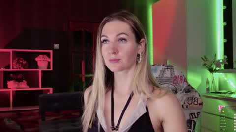 Snapshot of hello_lisha chatting on 28, 10, 2025 Alisia Monday to Friday from 10 am to 4 pm GMT 2 online show from 28, 10, 2025