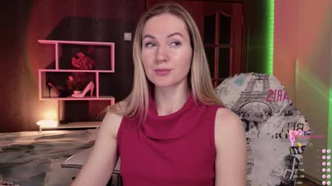 Snapshot of hello_lisha chatting on 2, 12, 2025 Alisia Monday to Friday from 10 am to 4 pm GMT 2 online show from 2, 12, 2025