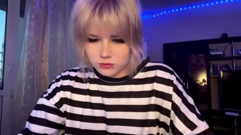Snapshot of hellokinki chatting on 30, 6, 2026 hellokinki online show from 30, 6, 2026