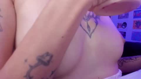 Raven and Momo online show from 14, 10, 2025